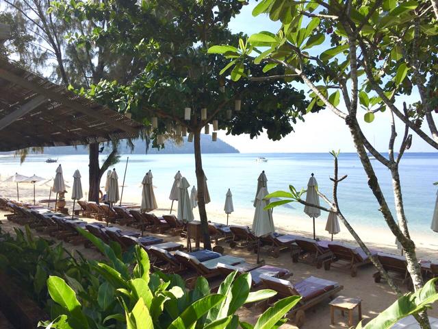 Santhiya Koh Yao Yai, Frühstücksbereich Hotel mit Blick auf Strand und Meer