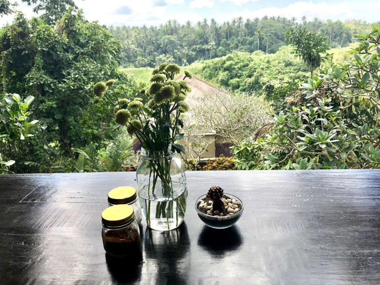Restaurant mit schöner Aussicht auf grüne Felder in Ubud