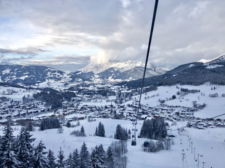 Ausblick über das Dorf Maria Alm