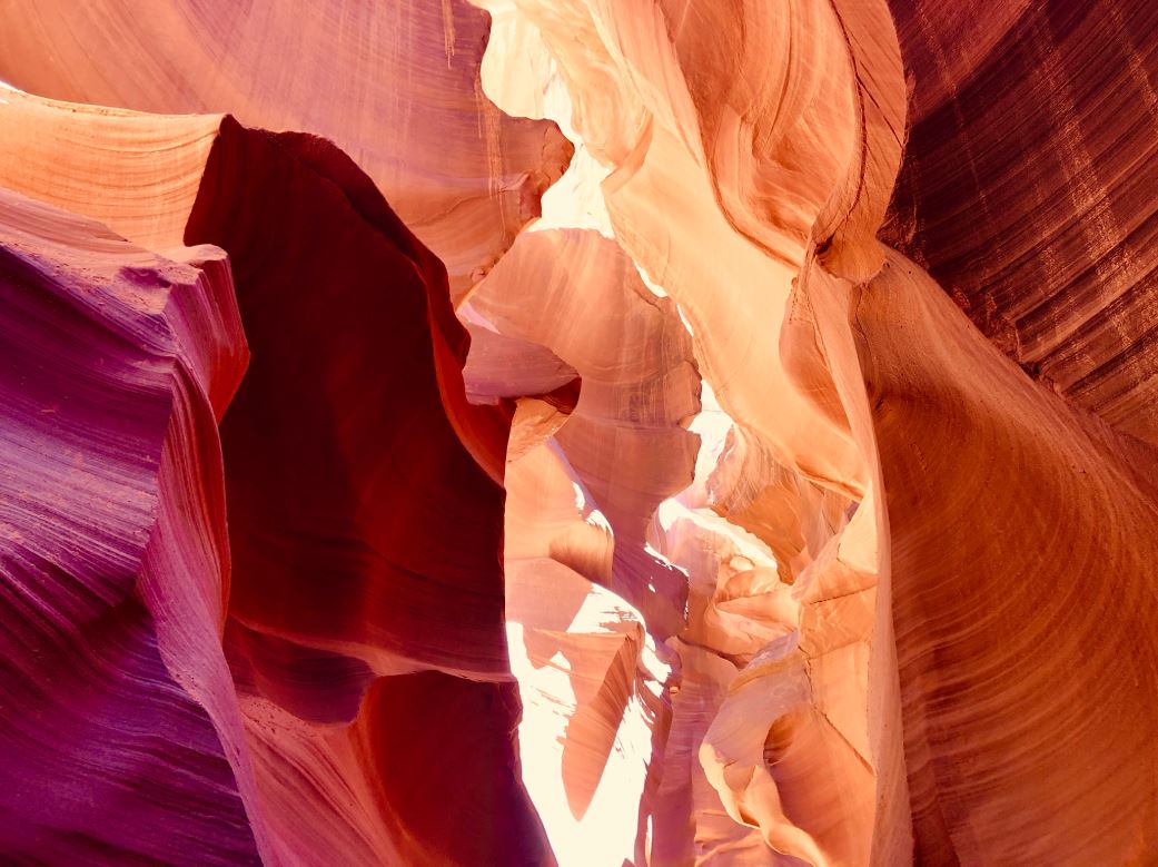 Antelope Canyon, verschiedene rote Felswände