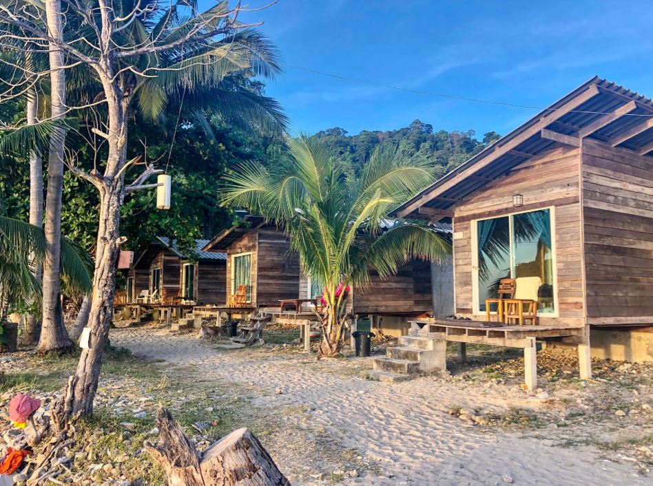 Strand Hütten der Anlage Siam Hut Koh Chang