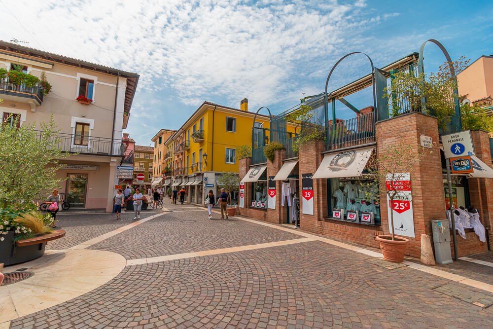 Die Innenstadt von Bardolino, menschenleer im Juli 2020