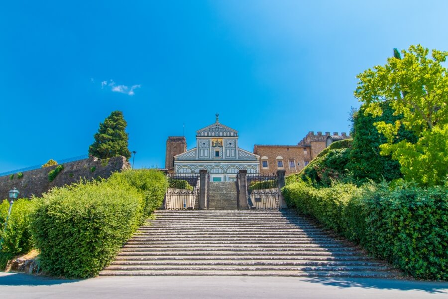 Florenz Sehenswürdigkeiten, Blick auf Treppen vor Kirche San Miniato al Monte