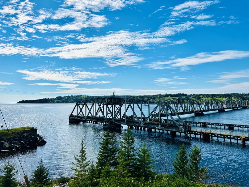 Brücke am Bras d`or Lake in Baddeck Kanada