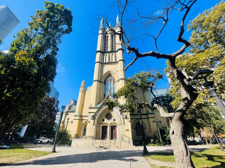 Toronto Sehenswürdigkeiten, Blick auf Metropolitan United Church