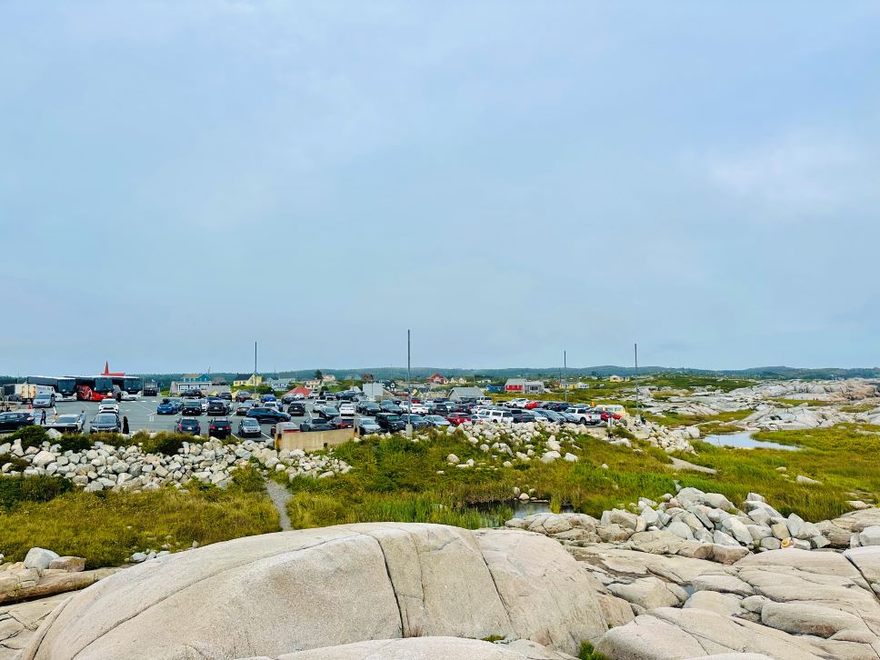 Blick auf Parkplatz in Peggys Cove